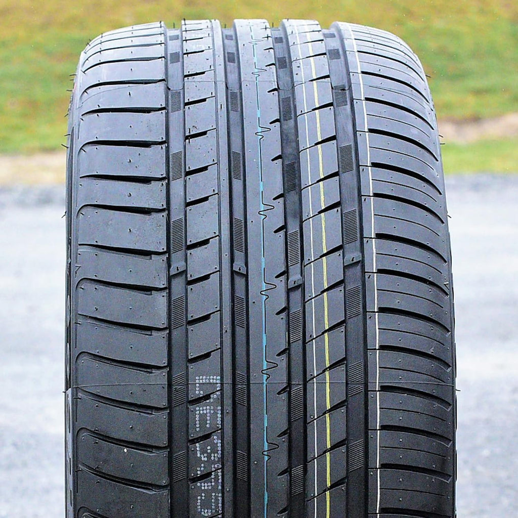 235/40ZR18 XL All Season Passenger Car Tire Q539850