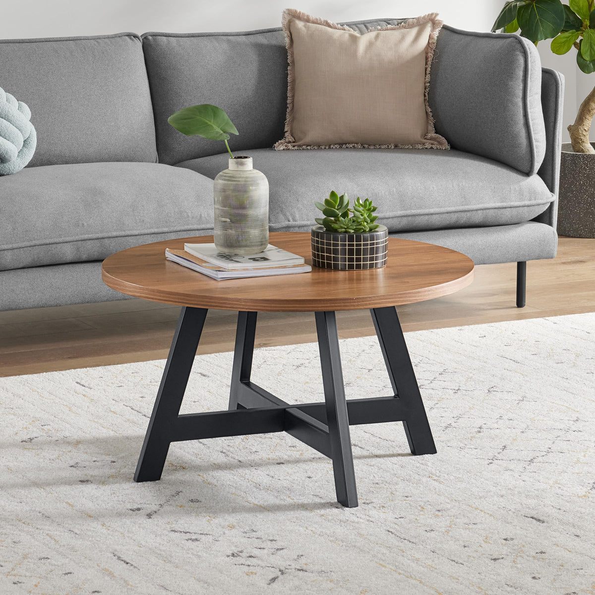 Round Wood Top Metal Base Coffee Table O67208